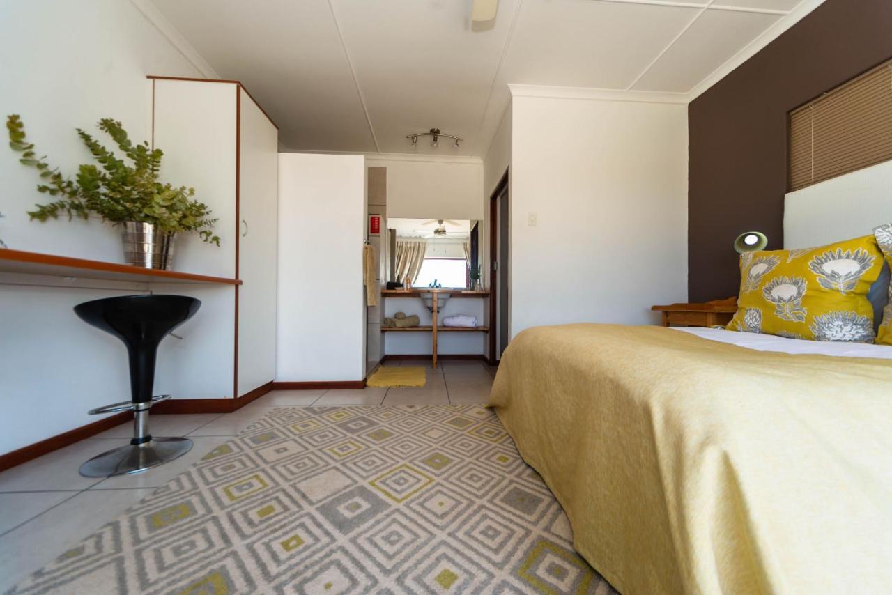 Melkboomsdrift Guest House & Conference Centre Vredendal ภายนอก รูปภาพ